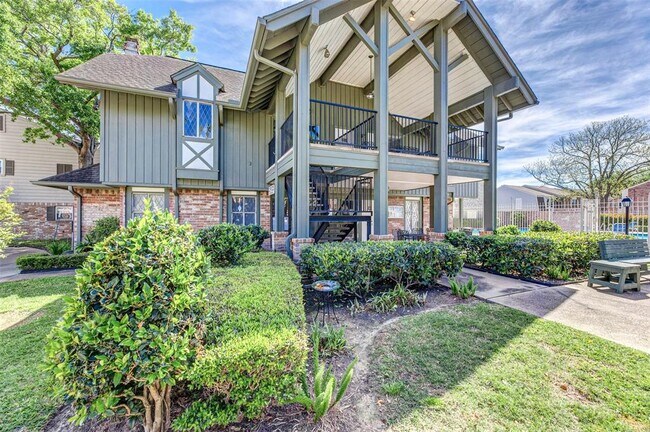 Building Photo - 6307 Del Monte Dr