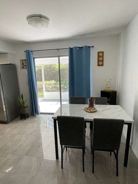 Dining room - 16160 Dublin Cir