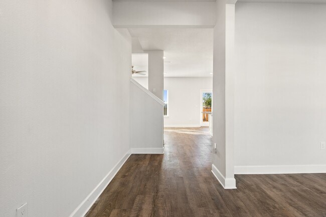 Building Photo - 3000 Rachel Pl