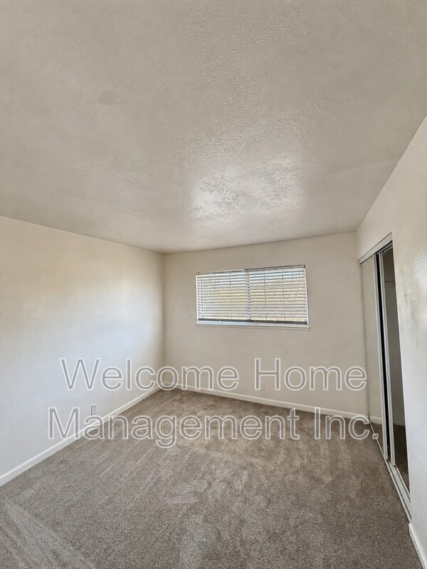 Building Photo - 2225 Hillsborough Ct