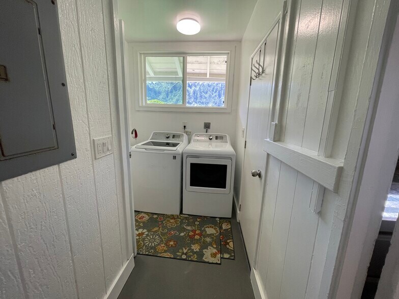 Building Photo - 45-553 Ualani Pl