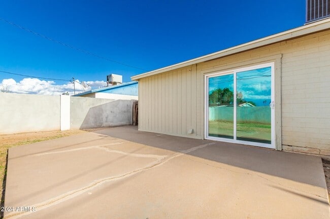 Building Photo - 6134 W Mulberry Dr