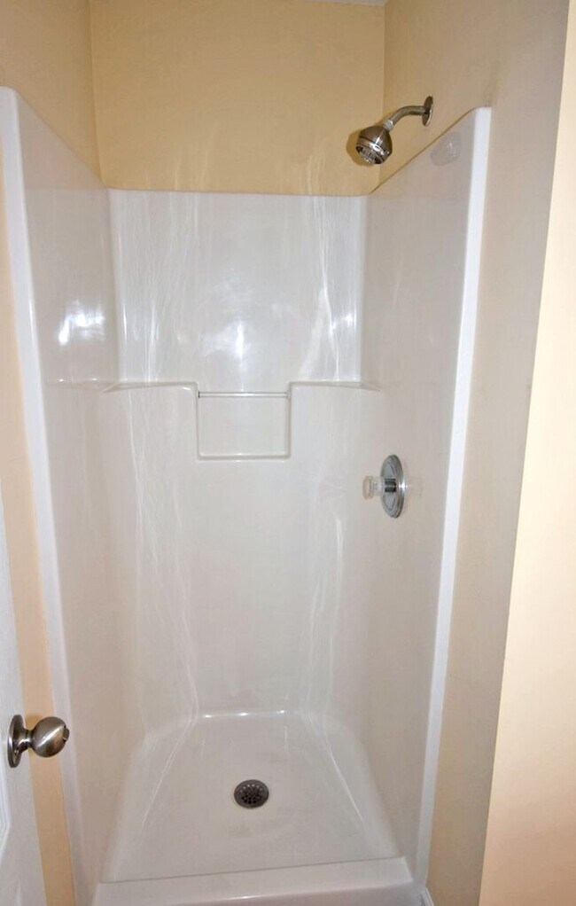 Building Photo - Wonderful 3BR/2BA Smyrna home on a corner lot, 2 car garage!