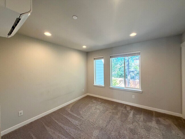 Building Photo - 18016 12th Ave NE