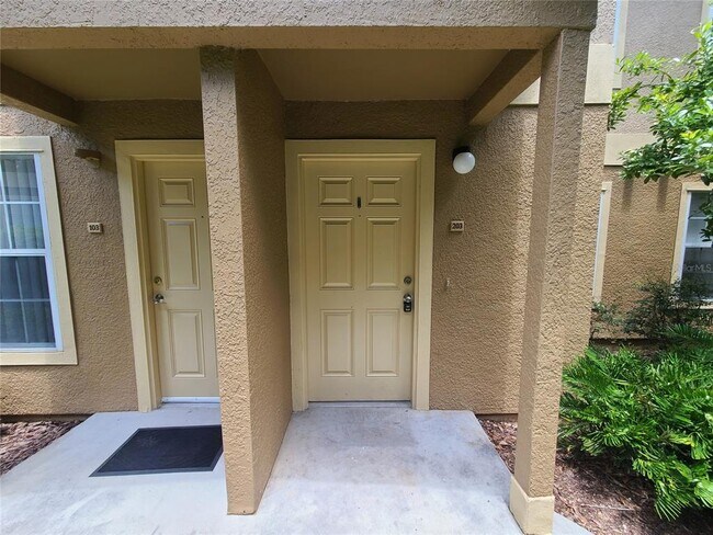 Building Photo - 5903 Willow Ridge Dr