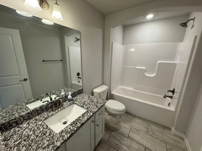 Building Photo - 4401 Havanna