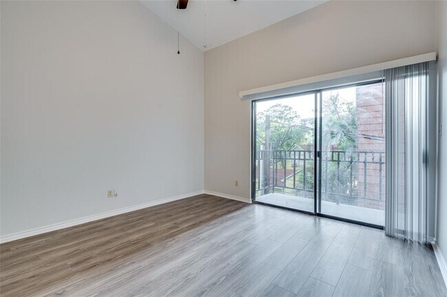 Building Photo - 1908 San Antonio St