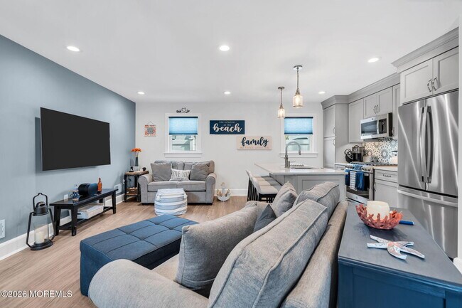 Building Photo - 502 12th Ave