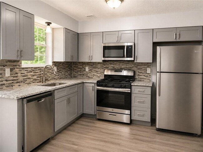 Building Photo - 135 Barrington Dr E
