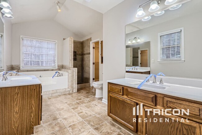 Building Photo - 255 Mercedes Trail