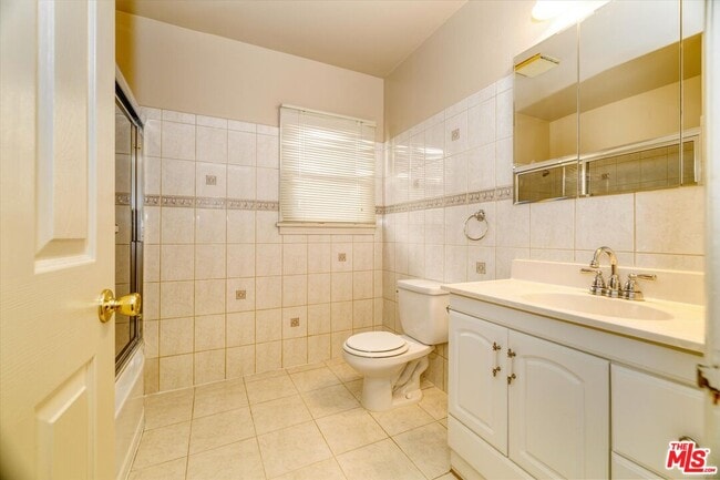 Building Photo - 4721 Ventura Canyon Ave