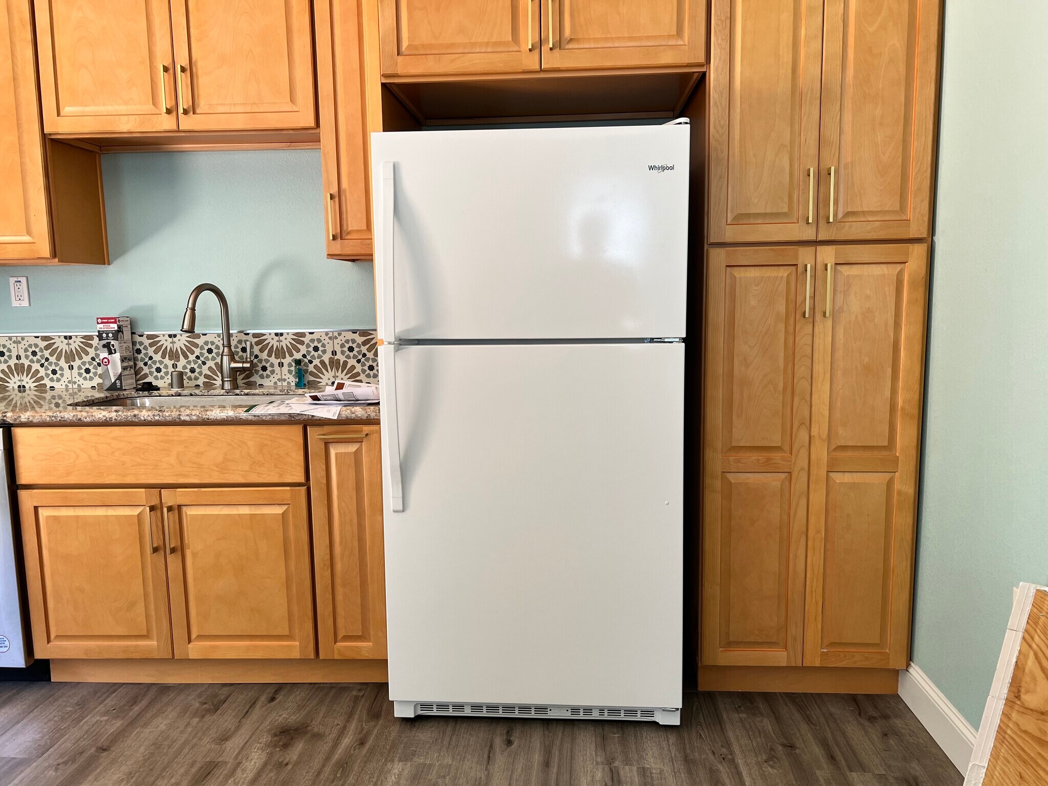 Building Photo - 5746 Robinhood Dr