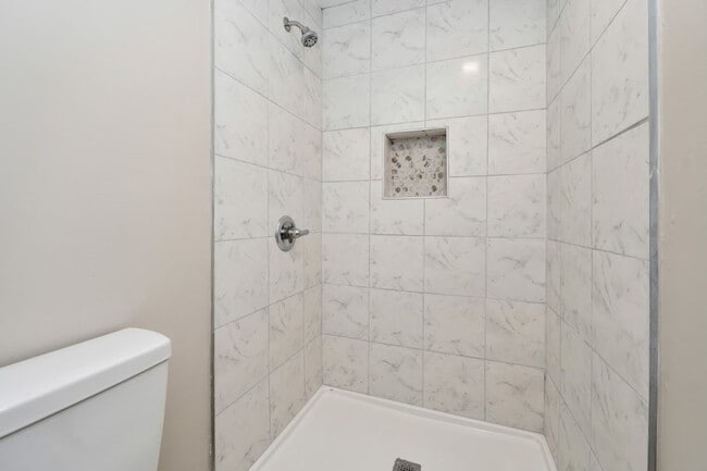 Building Photo - Spacious Hidden Gem in Bessemer – A Must See Inside!