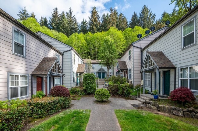 Building Photo - Elk Creek Terrace