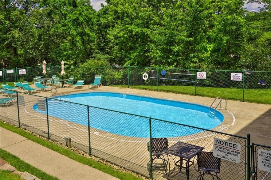 Pool - 3405 Charlemagne Cir