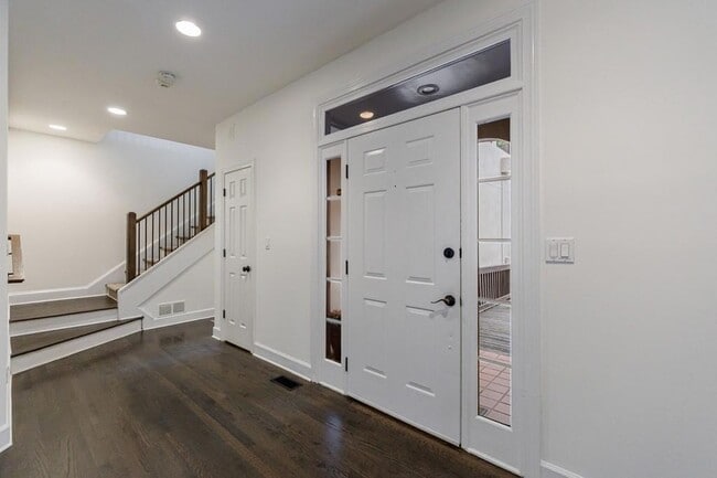 Building Photo - 3491 Roswell Rd NE