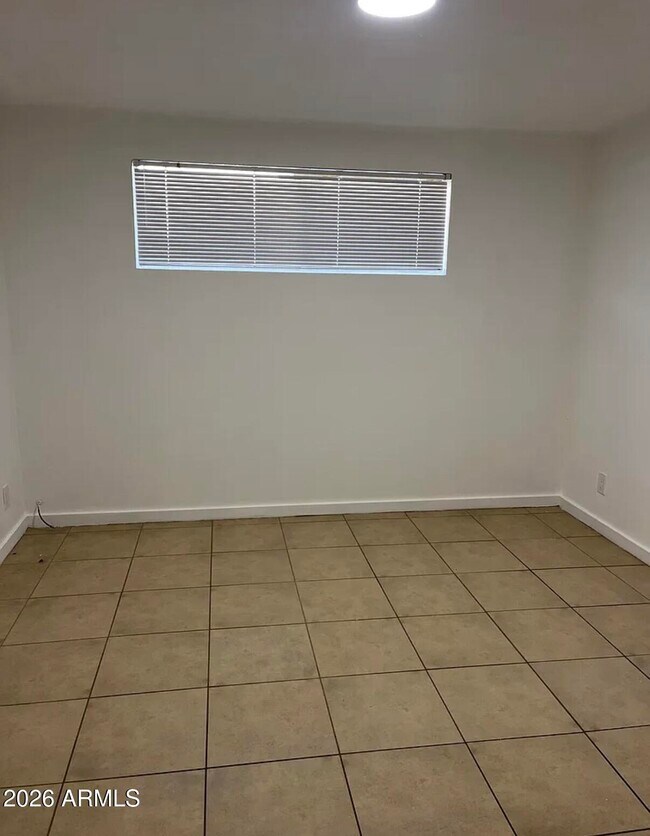 Building Photo - 604 S Bellview