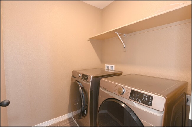 Building Photo - 4628 Marisabel Azcarate St