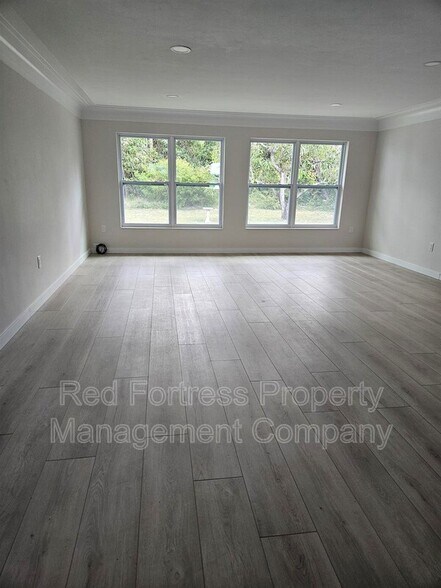 Building Photo - 8730 Fordham St