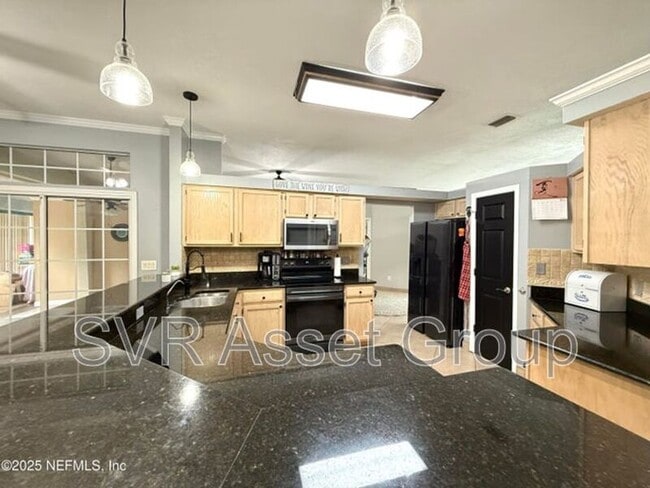 Building Photo - 12950 Deep River Way