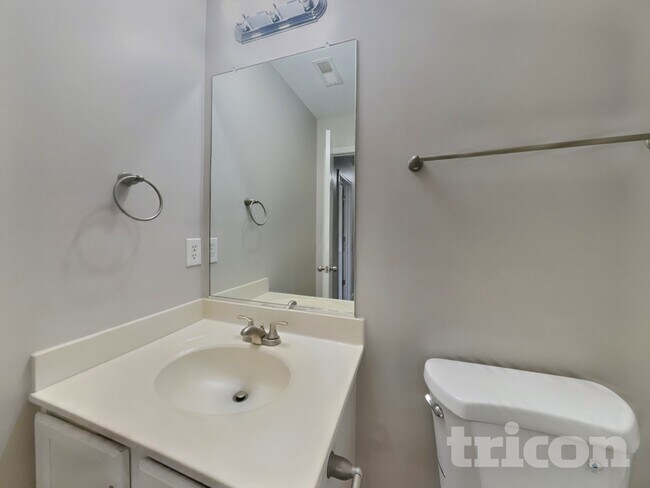 Building Photo - 6231 Creekbrooke Ct