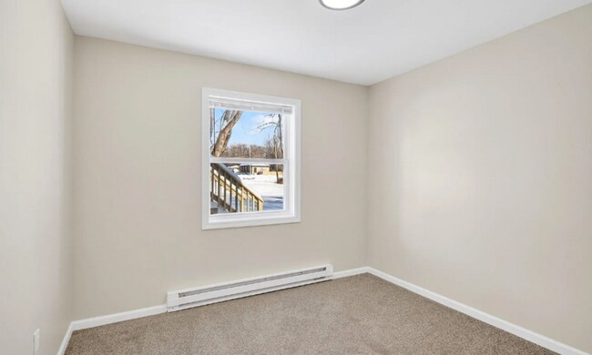 Building Photo - 13 Sligo St