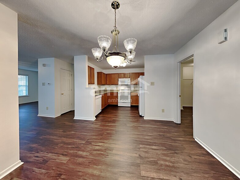 Building Photo - 2322 Bristol Dr