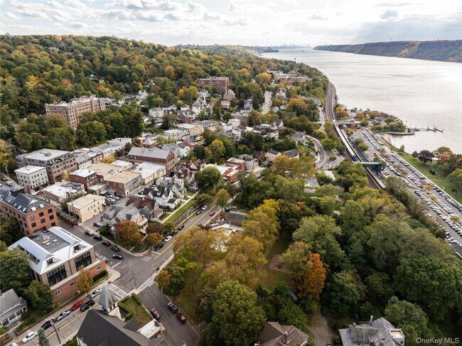 Building Photo - 50 Chestnut St