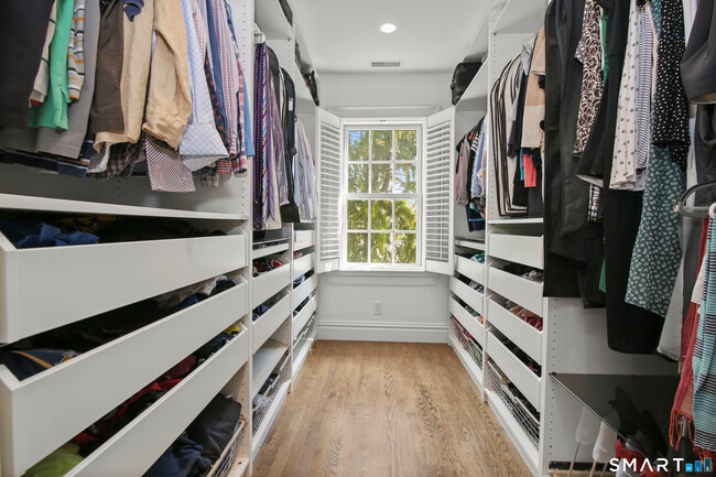 Building Photo - 14 Winslow Ln