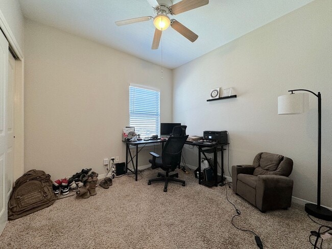 Building Photo - East El Paso 4 bed/ 2 Bath Refrig A/C Home