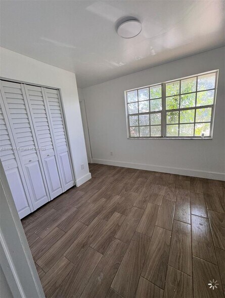 Building Photo - 617 NW 3rd Ave