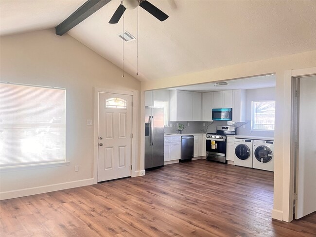 Building Photo - 4641 Orange Cir S