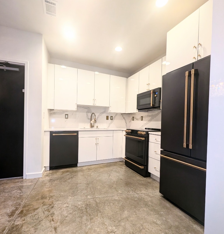 Building Photo - 5008 S MacDill Ave