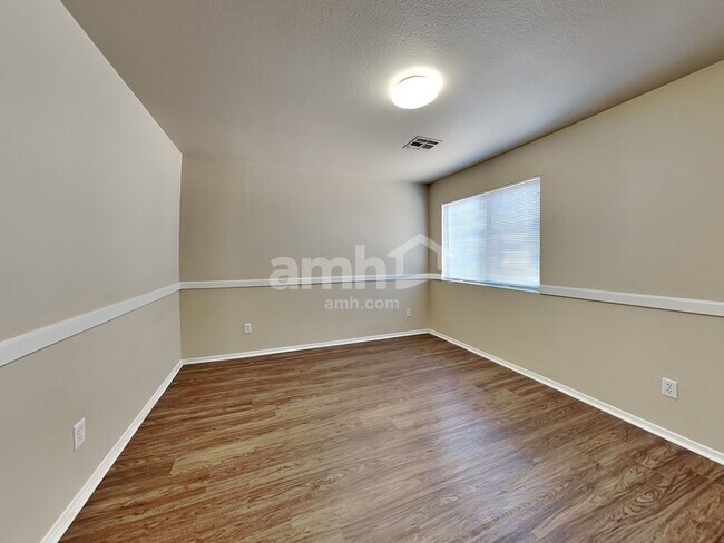 Building Photo - 10406 W Orange Blossom Ln