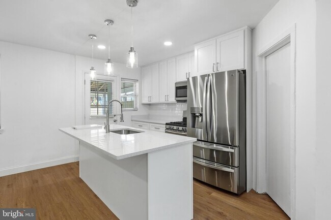Building Photo - 1714 Pin Oak Rd
