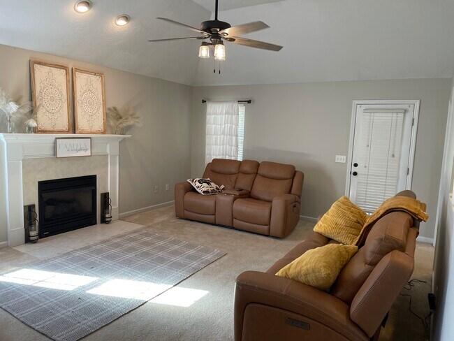 Building Photo - 175 Mill Stone Ln