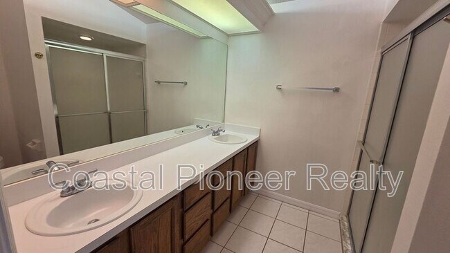 Building Photo - 1731 Wakefield Dr