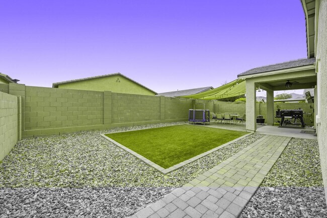 Building Photo - 21359 W Alvarado Rd