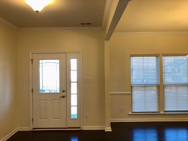 Building Photo - 4 BR | 3.5 BA | 2-Car Garage Craftsman style home in the Wynwood Section of Fox Creek Subdivision