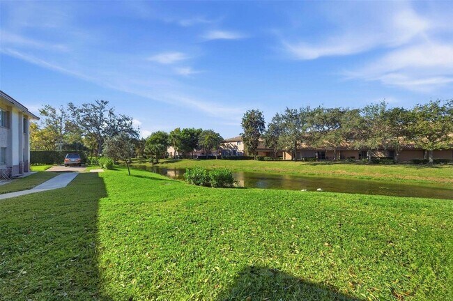 Building Photo - 3228 Coral Ridge Dr