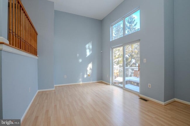 Building Photo - 128 S Barrow Pl
