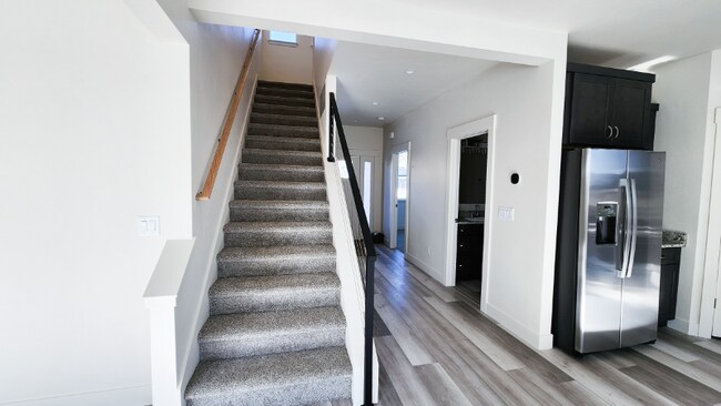 Building Photo - 302 Cottage Dr