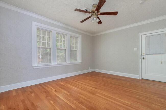 Building Photo - 7234 Amherst Ave