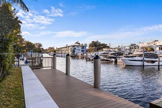 Building Photo - 723 NE 77th St