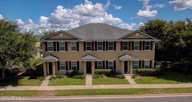 Building Photo - 417 Oasis Ln