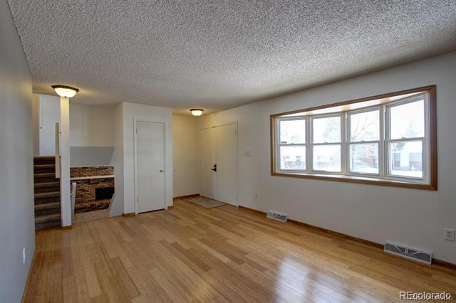 Building Photo - 6233 W Caley Ave