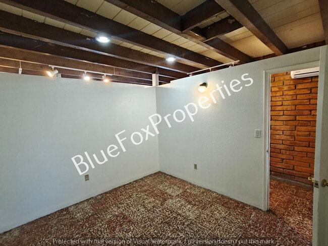 Building Photo - 1942 E Prince Rd