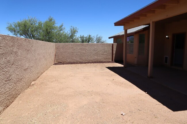 Building Photo - Livable, Lovable, & Available!