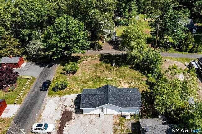 Building Photo - 115 Shore Dr