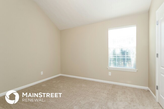 Building Photo - 6894 Smoke Ridge Dr